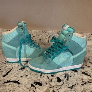 Nikes! Worn a couple times, lightly worn!